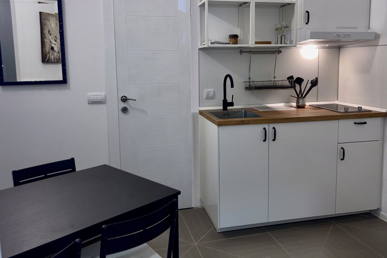 Others 4, 4Rooms 4U, Belgrade