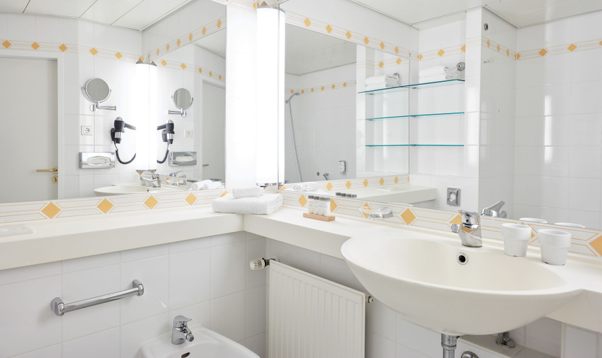 Bathroom 5, Living Hotel Großer Kurfürst, Berlin