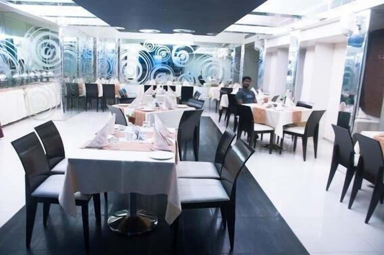 Food & Drinks 5, Hotel Solitaire, Mumbai Suburban