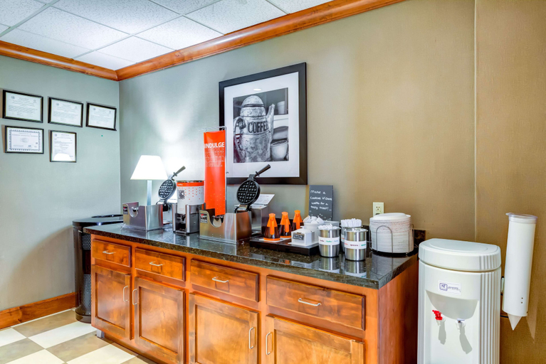Food & Drinks 5, Hampton Inn Boston - Norwood, Norfolk