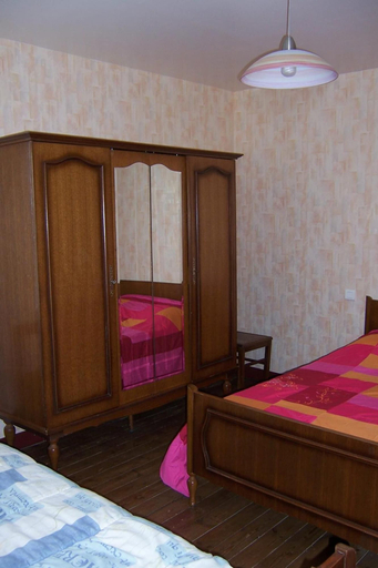Bedroom 2, La Ferme de la Ruette, Manche