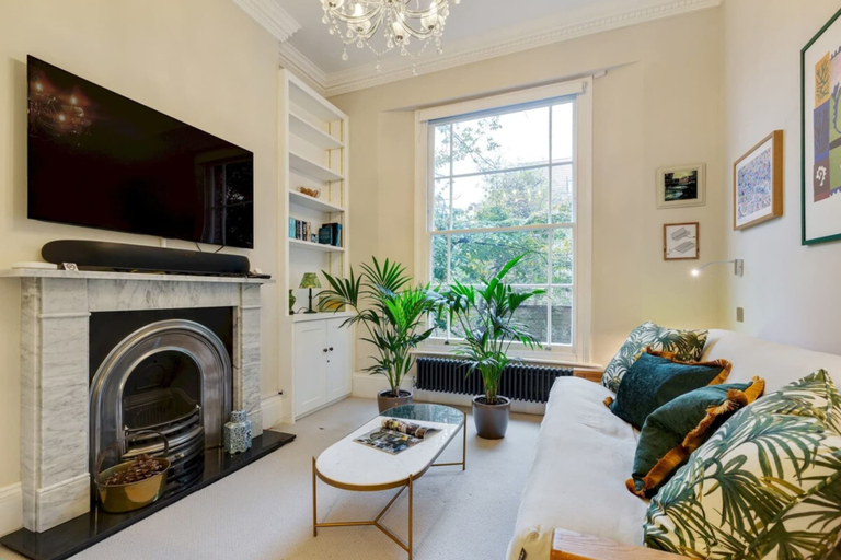 Others 5, Bright Camberwell Georgian Apartment, London