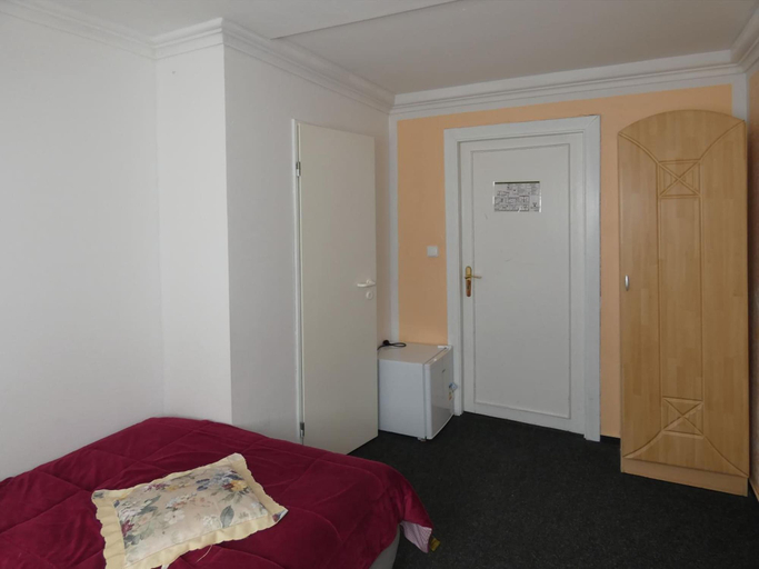 Bedroom 2, Hotel Wolters, Bremen
