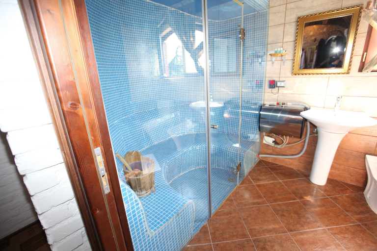 Bathroom 4, Hotel Iliada, Tiranës
