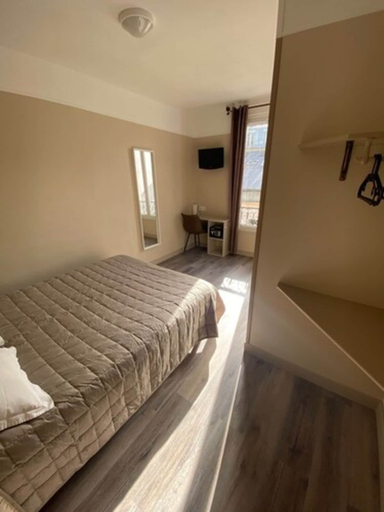 Bedroom 5, Hotel Angleterre, Paris
