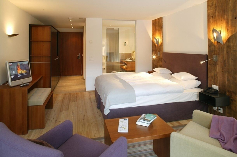 Bedroom 4, Le Mirabeau Resort & Spa Zermatt, Visp