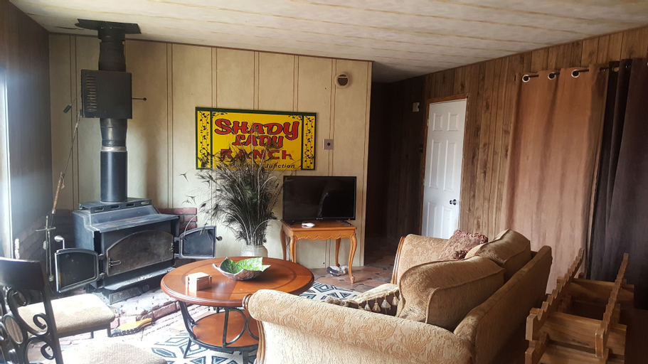Shady Lady Bed & Breakfast, Nye
