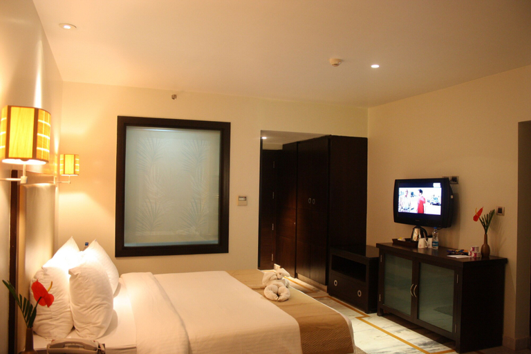 Bedroom 3, Royal Orchid Central Kireeti, Bellary