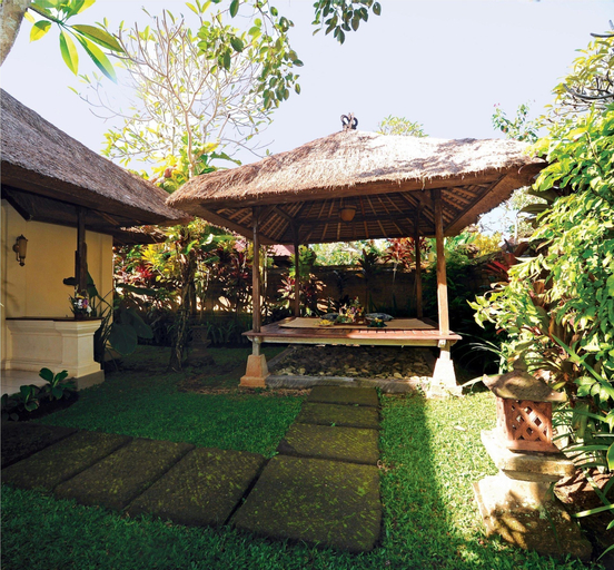 Exterior & Views 12