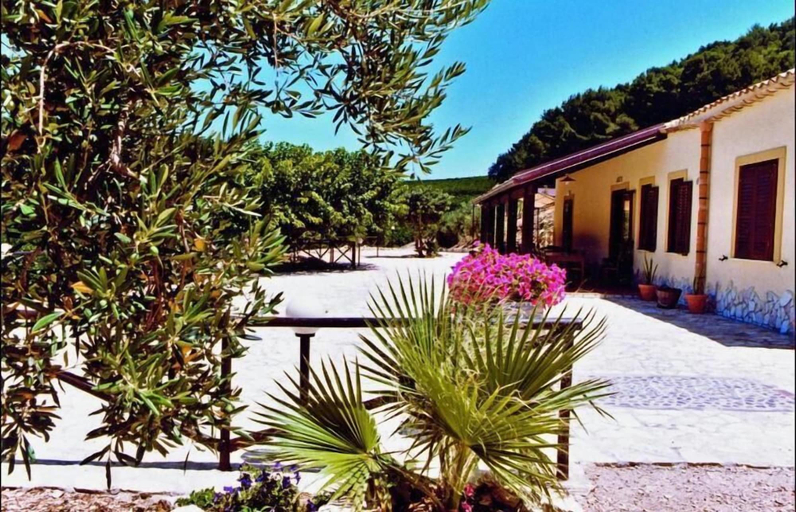 Exterior & Views 2, Agriturismo Tenute Pispisa Segesta, Trapani