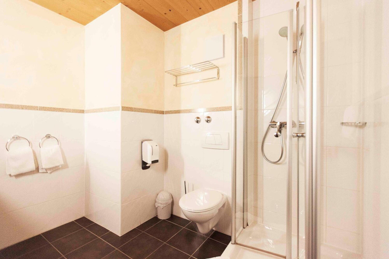 Bathroom 5, Hotel Alter Hof, Ebersberg
