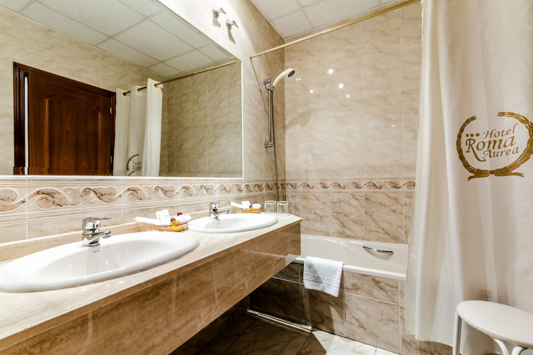 Bathroom 4, Roma Aurea, Toledo