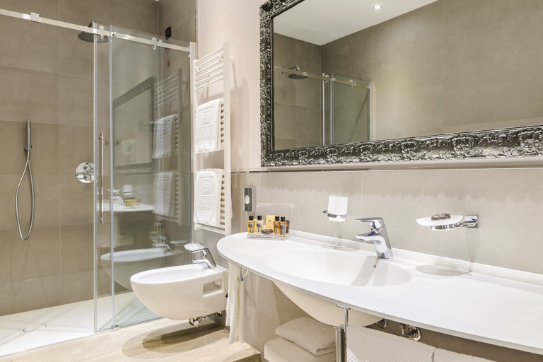 Bathroom 5, Hotel Windsor Milano, Milano