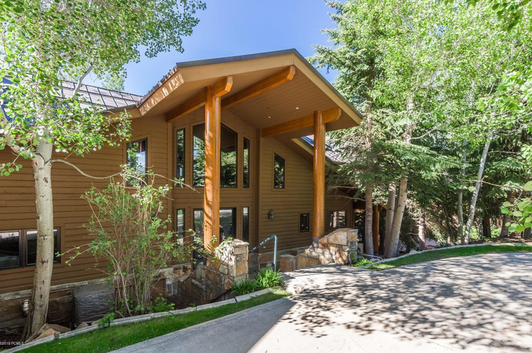 Exterior & Views 2, 3390 Sun Ridge Dr, Summit