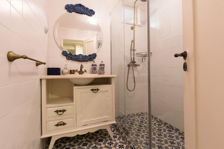 Bathroom 3, Bairro Alto Vintage by Homing, Lisbon