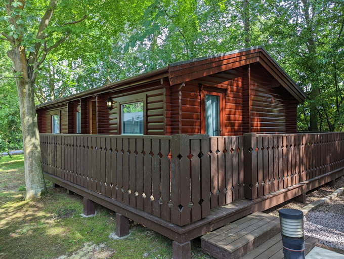 Exterior & Views 2, Pineshadow Lodge Dog Friendly Kenwick Park Louth, Lincolnshire