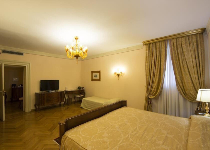 Bedroom 2, Villa Fenaroli Palace Hotel, Brescia