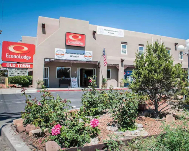 Exterior & Views 2, Econo Lodge Albuquerque Old Town, Bernalillo
