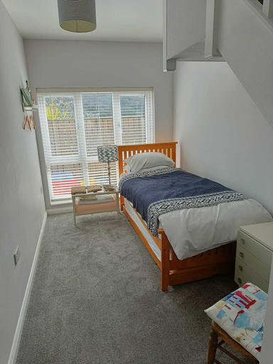 Bedroom 2, 1 Bed Cottage - Sleeps 2 - Wifi, Cornwall
