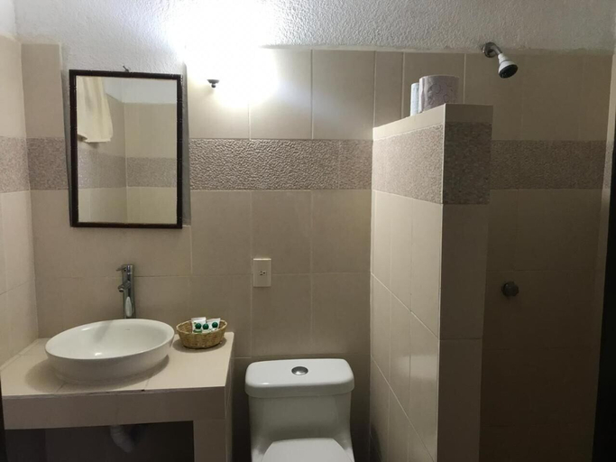 Bathroom 3, Yaxché, Chiapa de Corzo