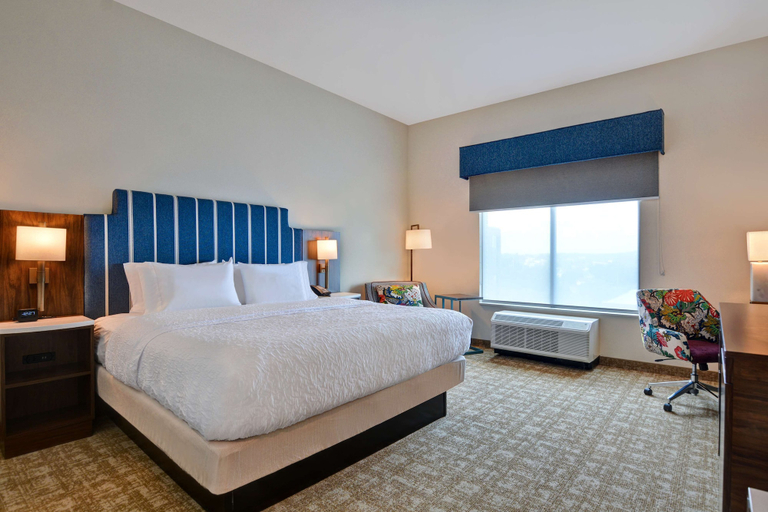 Bedroom 3, Hampton Inn & Suites Nashville Downtown Capitol View, Davidson