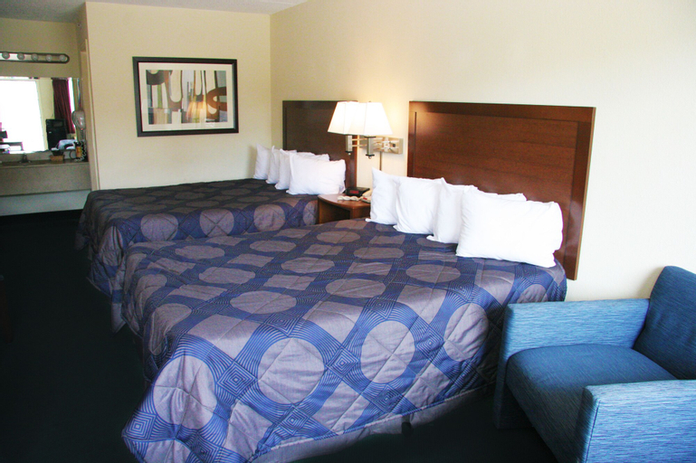 Bedroom 3, The Branson Waterpark Hotel, Taney