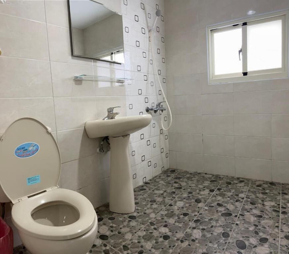 Bathroom 3, J Lin Hostel, Pingtung