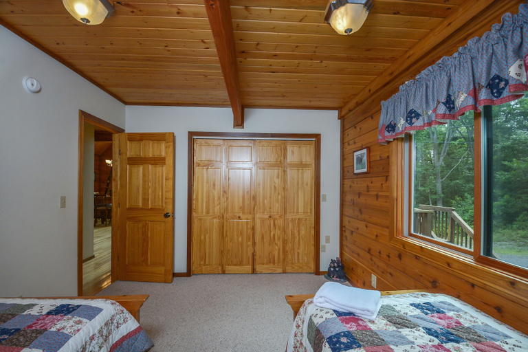 Bedroom 2, Oak View Ridge, Garrett