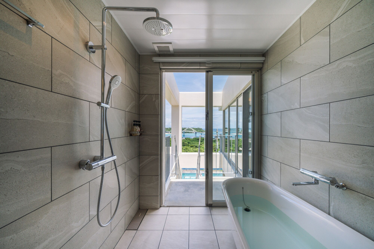 Bathroom 5, Ken Ken Villa Yuumodoro, Motobu