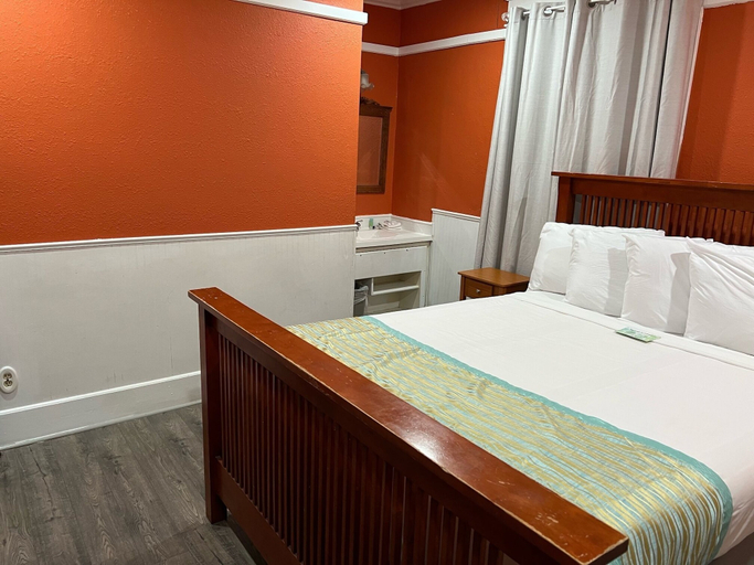 Bedroom 3, Americas Best Value Inn & Suites Royal Carriage, Tuolumne
