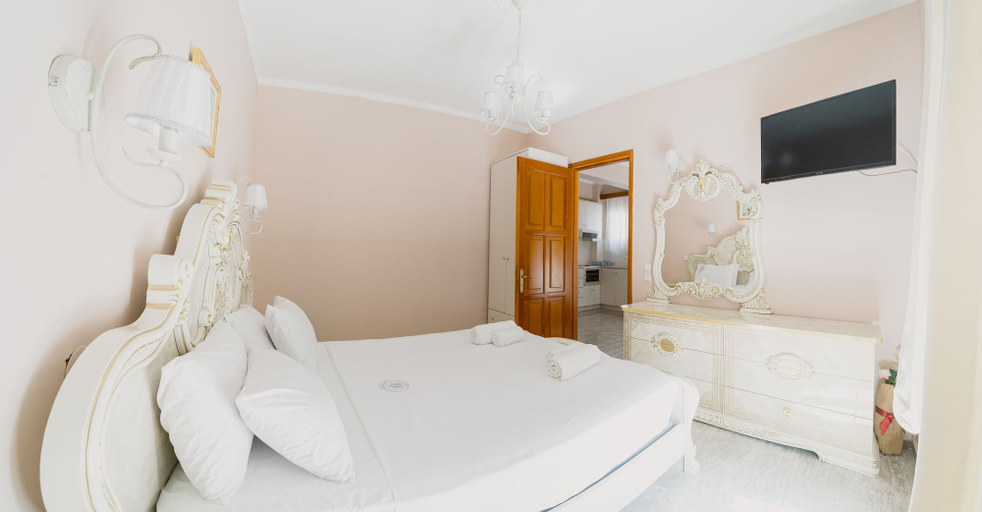 Bedroom 3, Stellatos House, Ionian Islands