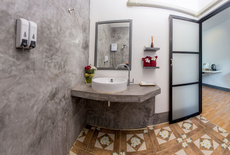 Bathroom 4, The Ozo Koh Tao, Ko Phangan