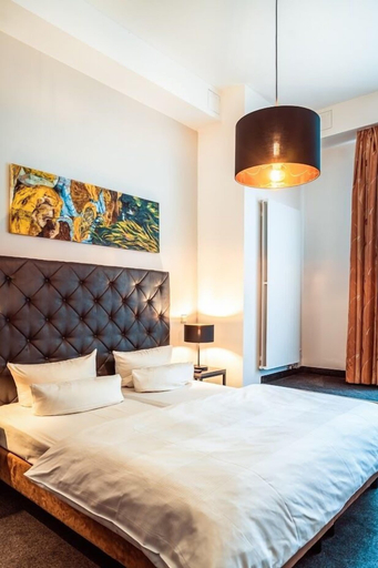 Bedroom 2, Aparthotel Neumarkt, Dresden
