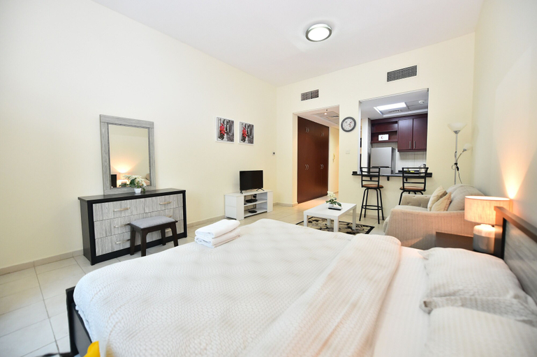 Living area, KEN - Spectacular Furnished Studio, Dubai