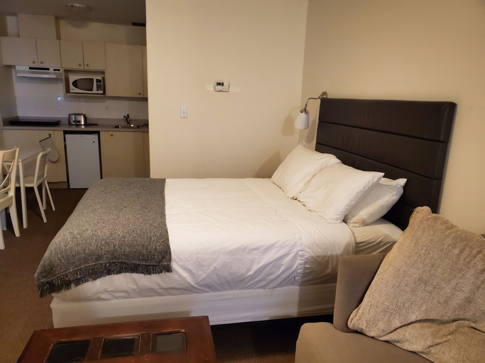 Bedroom 3, waintel studio-wainwright motel, Division No. 7