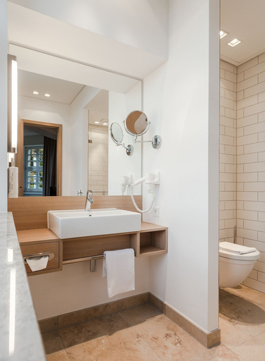 Bathroom 5, Kardinal Schulte Haus, Rheinisch-Bergischer Kreis