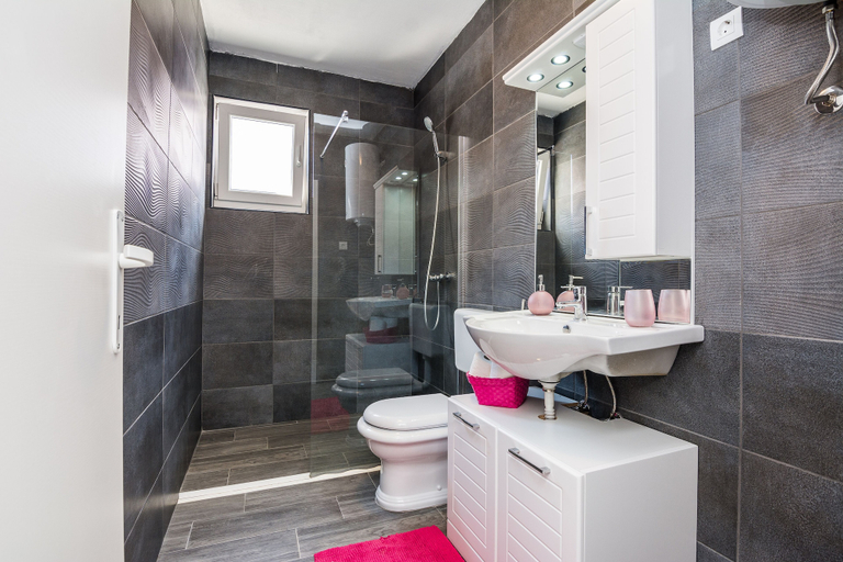 Bathroom 3, Apartments Krpan, Vir