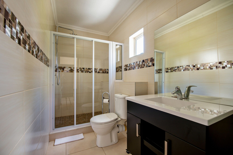 Bathroom 4, Auas City Hotel, Windhoek East