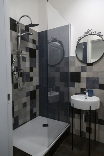 Bathroom 4, B&B A casa da Gabry, Catania