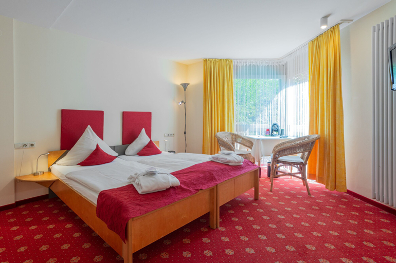Bedroom 1, Park Hotel, Trier-Saarburg