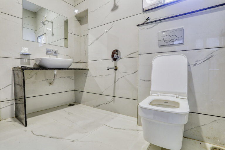 Bathroom, Hotel B Fine By Aceotel, Indore
