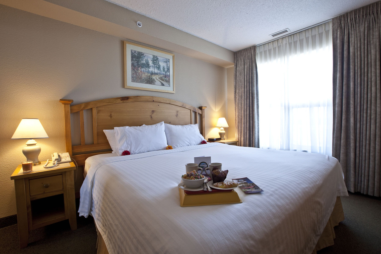 Bedroom 3, Trickle Creek Lodge, East Kootenay