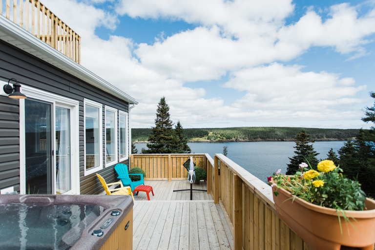 Sport & Beauty 5, Whale House Guest House, Division No. 1
