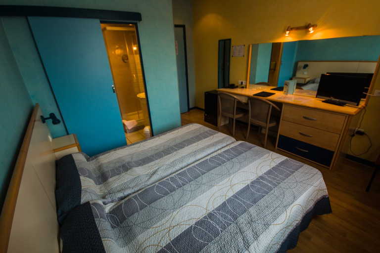 Bedroom 2, Les Messageries, Cantal