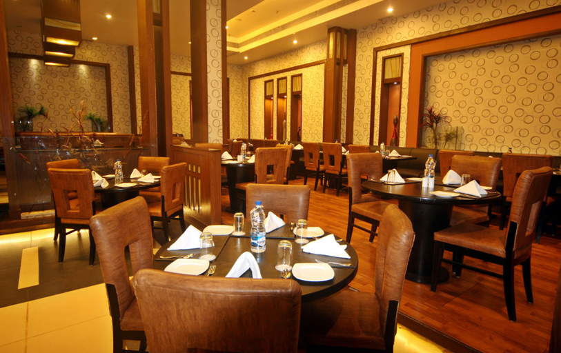 Food & Drinks 4, Pal Heights, Khordha
