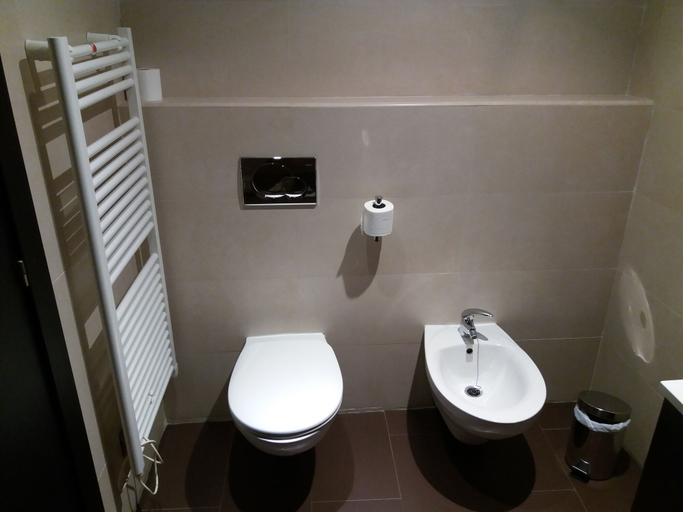 Bathroom 4, Hotel Rey Sancho, La Rioja