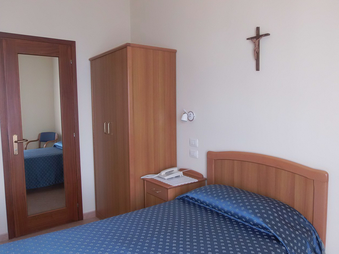Bedroom 4, Casa Vacanza Casa del Padre G. Nascimbeni, Verona