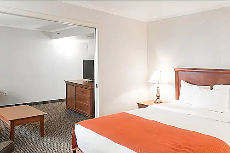 Bedroom 4, Hotel Chrome Montreal, Montréal