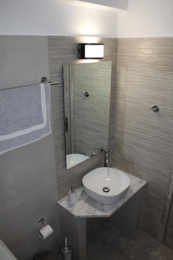 Bathroom 3, Zeus Hotel, North Aegean