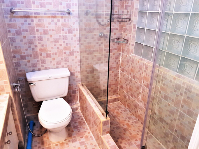 Bathroom 3, Jomtien Thip Condotel, Pattaya
